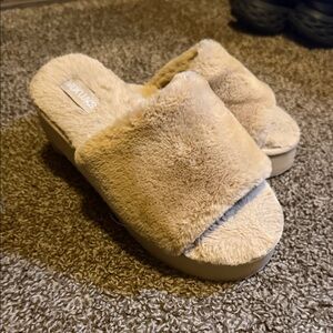 Muk Luks Women's Plush Tan Slippers